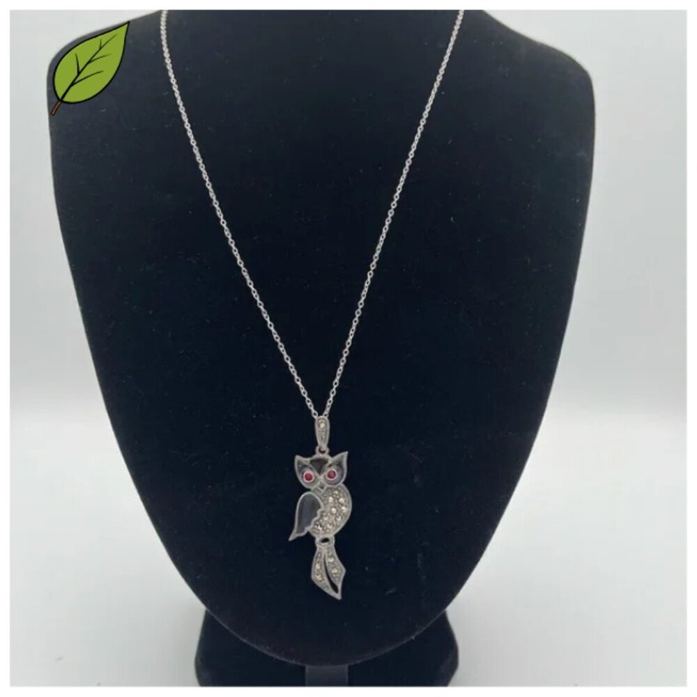 925 Sterling Silver Chain with Sparkling Owl Pendant – Red Gemstone Eyes